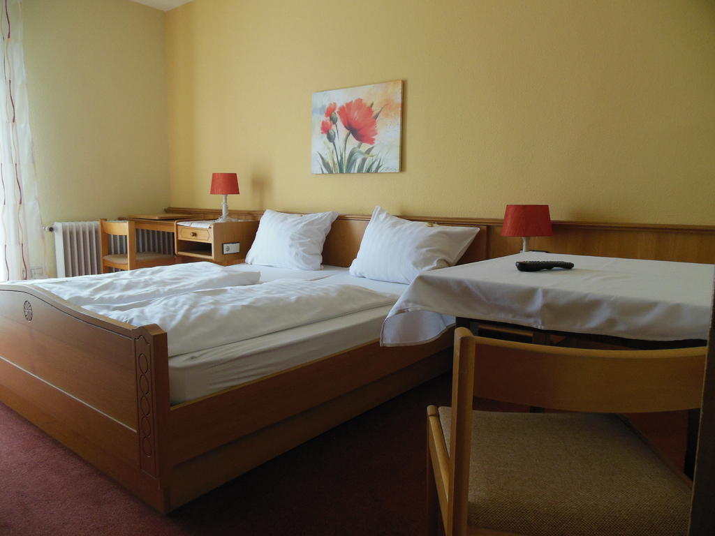 Gruener Baum Hotel Щетен Стая снимка