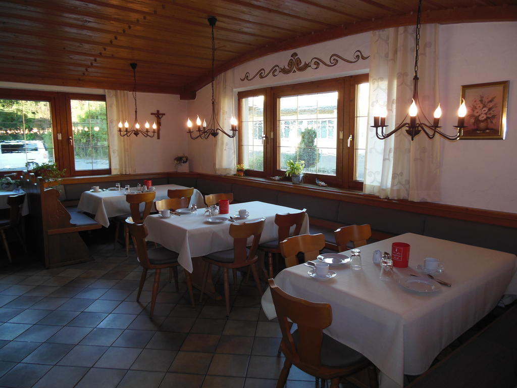 Gruener Baum Hotel Щетен Екстериор снимка