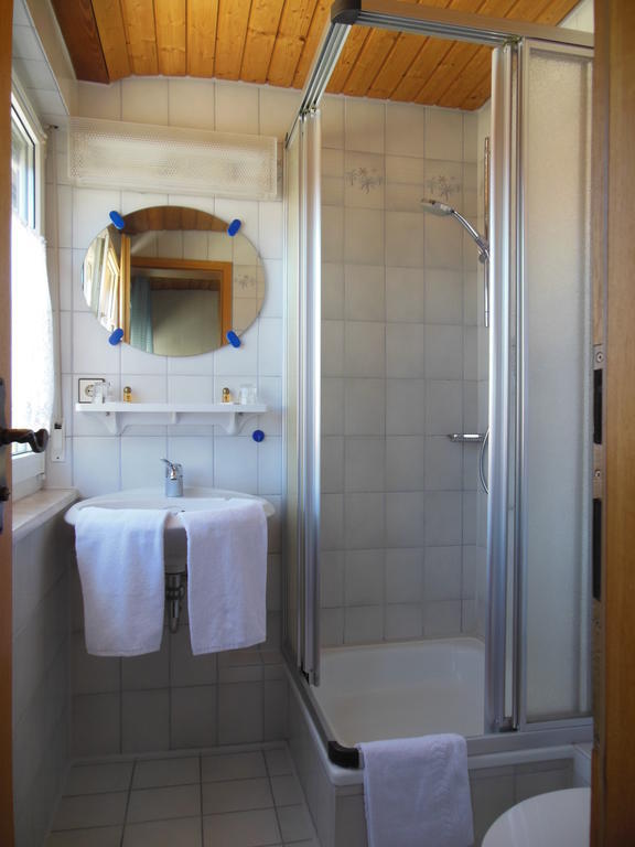 Gruener Baum Hotel Щетен Стая снимка