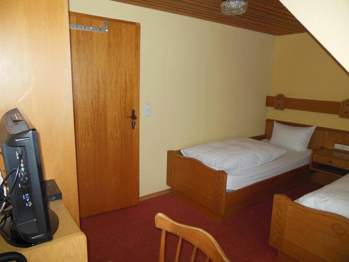Gruener Baum Hotel Щетен Екстериор снимка