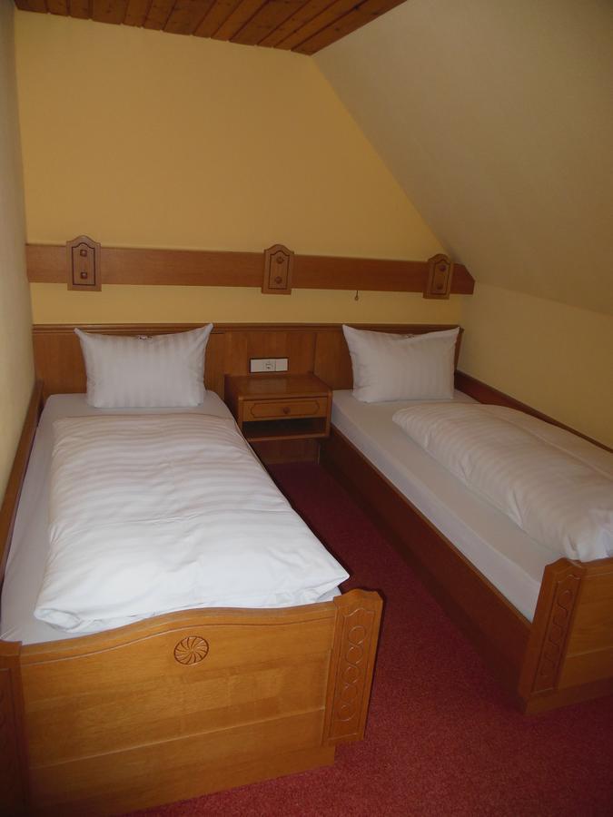 Gruener Baum Hotel Щетен Екстериор снимка