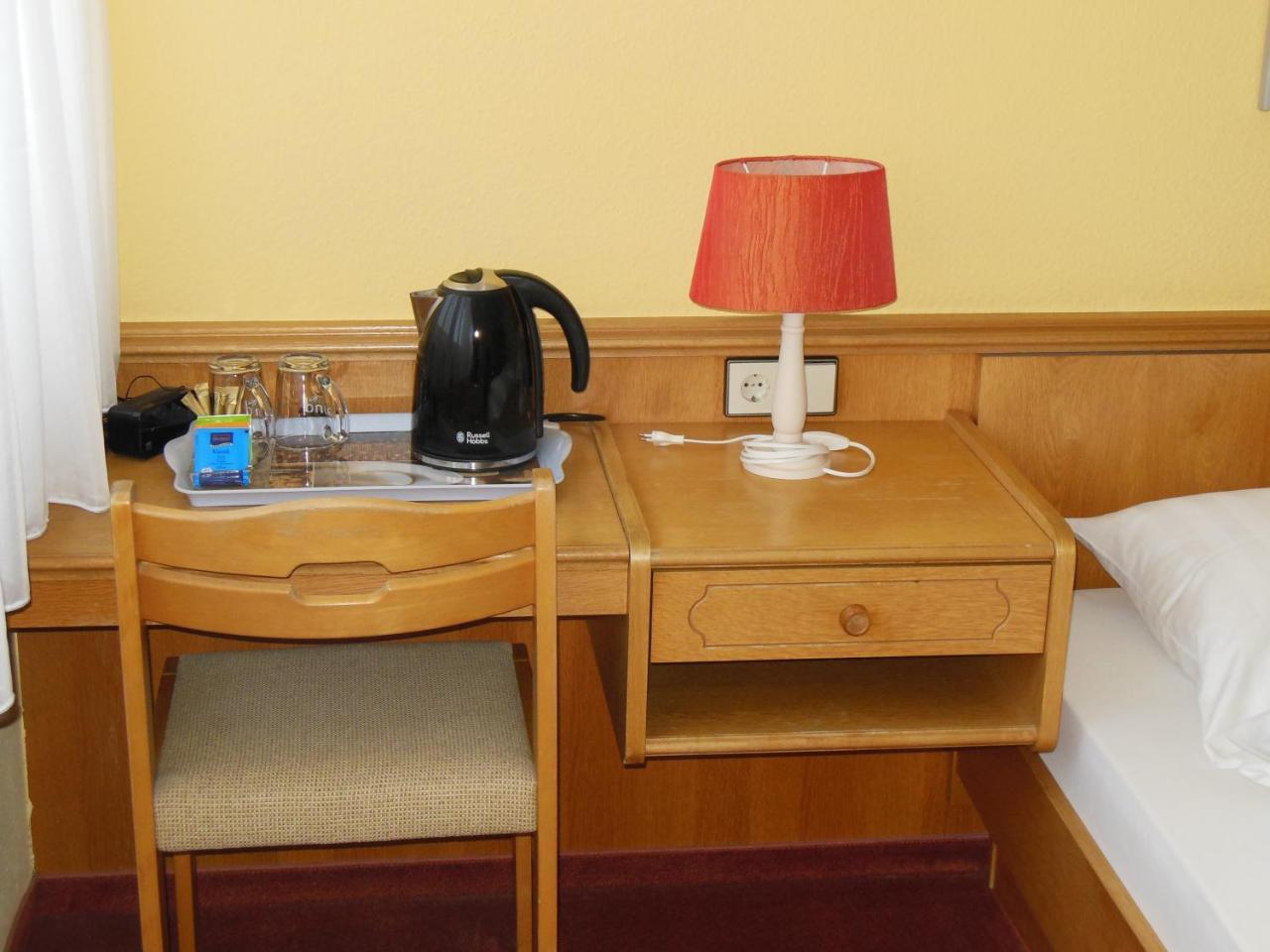 Gruener Baum Hotel Щетен Екстериор снимка